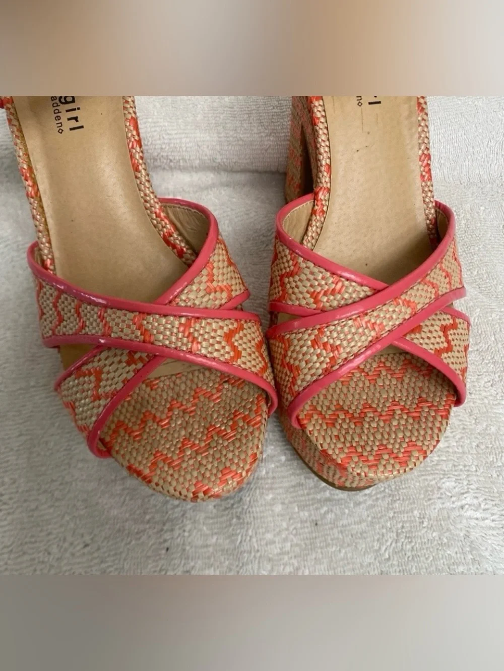 Madden Girl Tan Bright Pink Rattan Strappy Platform Chunky Heel Sandals Size 7.5